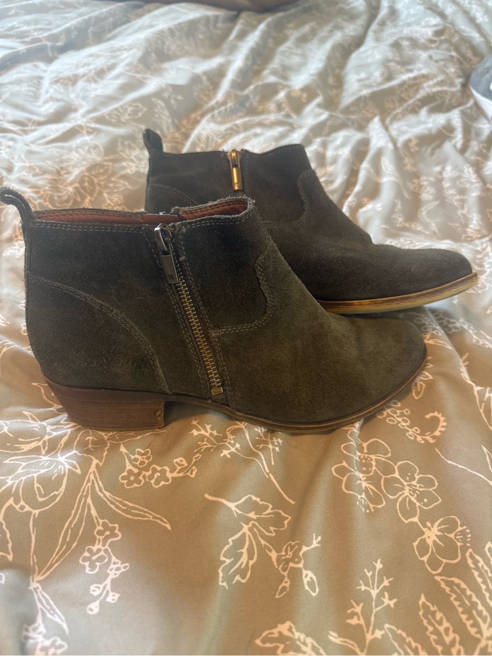 Women's Lucky Suede Ankle Boots - Dark Olive